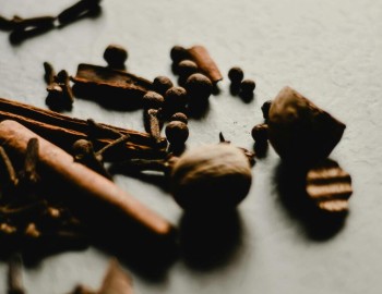 Acqua infusa ai chiodi di garofano