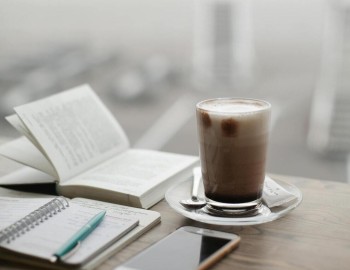 Oggi prepariamo un "red latte": una gustosa bevanda a base di latte e rooibos