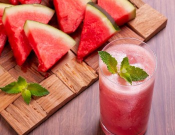 Come si prepara un water melon iced latte