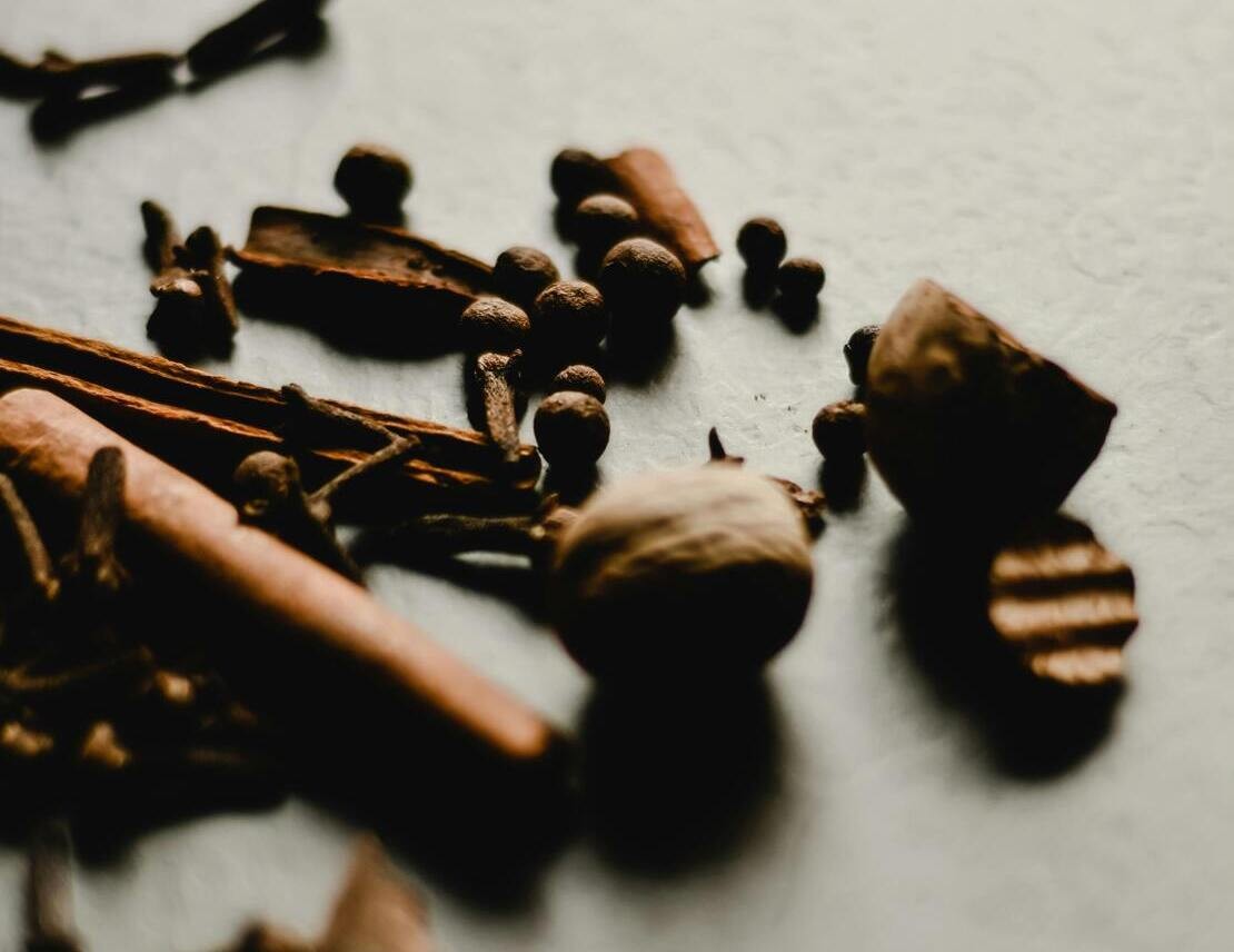 Water infused with cloves 